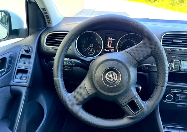 Volkswagen Golf cena 25900 przebieg: 127000, rok produkcji 2012 z Biała małe 667